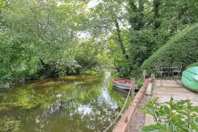 Image de 3 chambres à coucher à Hungerford