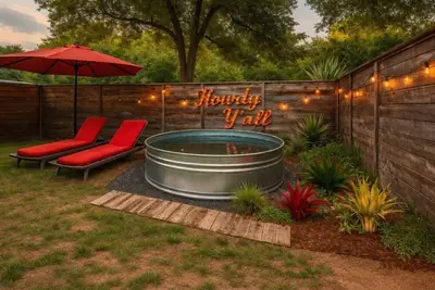 Image de Huge Artistic Home in SoCo w/ Cowboy Pool