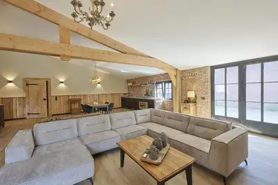 Image de Belle ferme spacieuse avec sauna et hammam