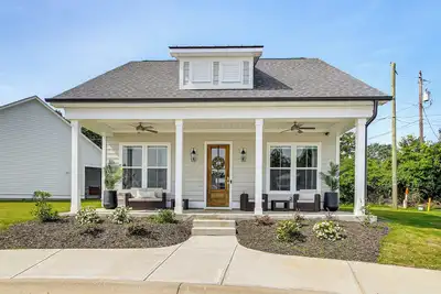 Image de Walk to Boat Ramp: Lake Greenwood Getaway!