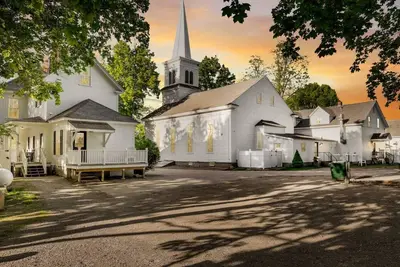 Image de The Trilogy | Sleeps 36, 3 Hot Tubs, 19 Beds, Pond