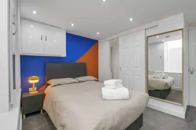 Image de Sheffield 1-Bed Flat by Parks, Trails & Woodland