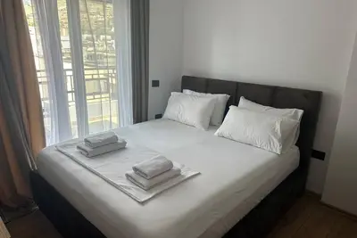 Image de Welcome to our cozy 1 bedroom apartment with both city and sea view