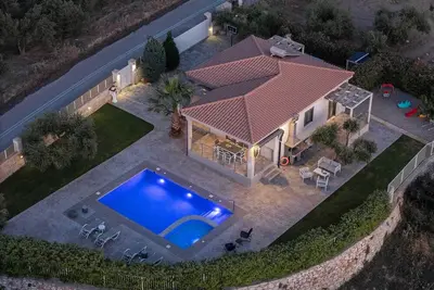 Image de Merastri Villa a Peaceful Retreat! , Villa