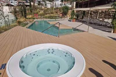 Image de Appartement de luxe avec vue mer et montagnes