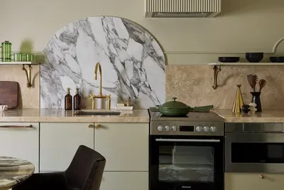 Image de Designed for two couples, friends or a family, flat four is one of the edgiest suites in Hotel Julie