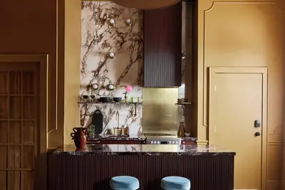 Image de Designed for a group of friends, sisters, family or even two couples.