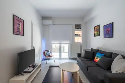 Image de Spacious 2br · Arcade Playroom · Family-Friendly