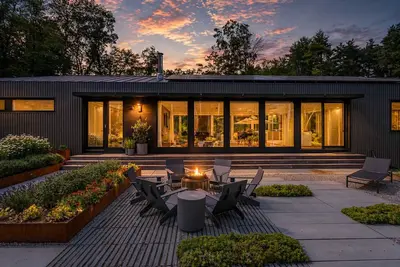 Image de Fernbrook: Contemporary Getaway w/Private Home Gym near Great Barrington