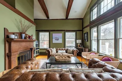 Image de Willow Brook: Historic Farmhouse w/ Fun Playroom