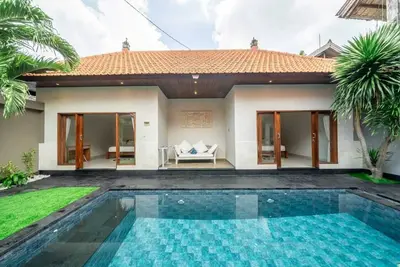 Image de 2-bedroom villa in charming Bali, escape to your own slice of paradise.