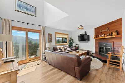 Image de Unbeatable Views & Cozy Vibes – 3 Ski Resorts Just a Short Drive Away!