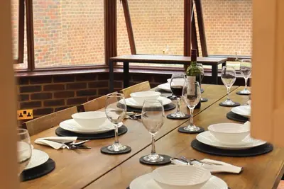 Image de Modern 3-Bed House Near Heathrow with Parking & Garden