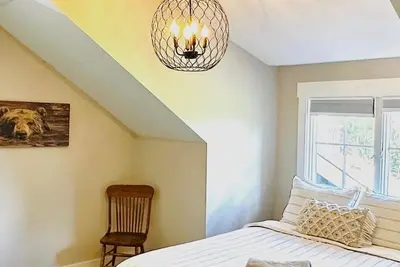 Image de Beautiful farmhouse with mountain views, 15 minutes from downtown Asheville