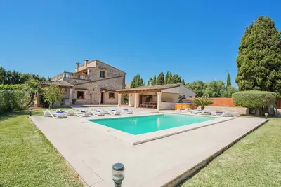 Image de Villa Cifre - Quatre Chambres Villa, Couchages 8