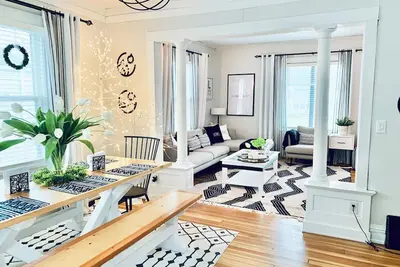 Image de Sunny 3bd, 2ba…Only Blocks From Mayo
