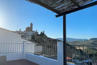 Image de New listing! ! ! Spacious 5-bedroom home in Iznájar with spectacular views