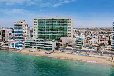 Image de Beachfront apartment with a view, for 2-8 people at Hotel Colon Salinas