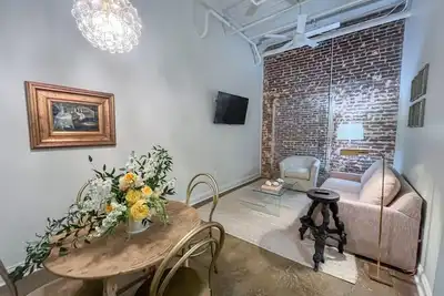 Image de Vine - The Flats Demopolis