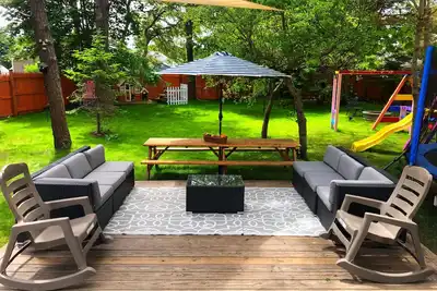 Image de Charming 3. 5-bedroom cottage half a mile from the beach with playground!