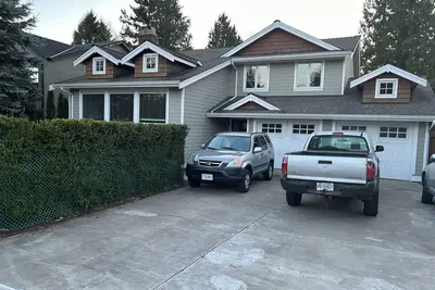 Image de White Rock Fire Place Massage. \n10 min Walk To The Beach.