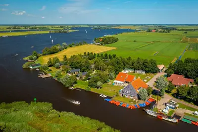 Image de Het Voorhuis - group accommodation at the Frisian Lakes
