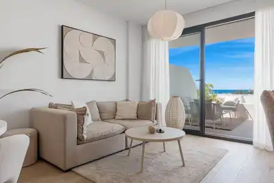 Image de Estepona Beach Getaway! 2br Apartment w/ Sea View