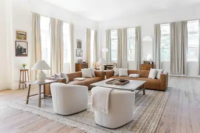 Image de Salt Creek Atelier, a luxuriously cozy loft in downtown Ashland Ne.