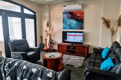 Image de La Mansión. Al pie del mar.