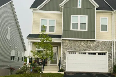 Image de Red Cherry Oasis - Charming 2 bedroom villa with Ac, WiFi in serene Aldie