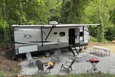 Image de Escape the everyday stress and find comfort nestled in the laurel highlands!