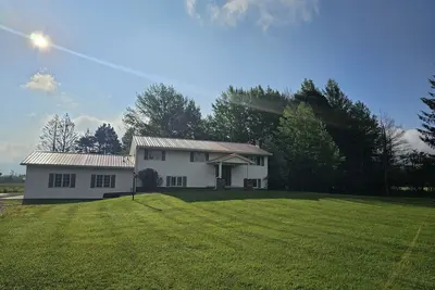 Image de Appalachian retreat – Sleeps 18 | Hot Tub | Pool table | Near Skiing, Hiking & More!