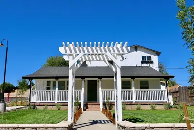 Image de Emerald's Modern Farmhouse: Bbq & Wine Country