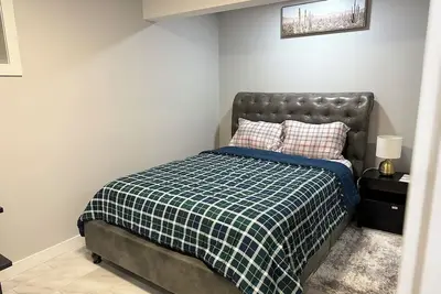 Image de The Orchards Haven – Luxury Basement 2br Suite |Chef’s Kitchen |Office |Near Yeg