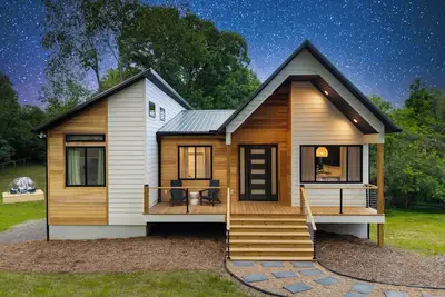 Image de The Asheville Chalet - Luxe - Sleeps 18 - Only 15 Mins to Downtown Asheville