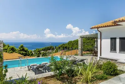 Image de Alluring Skopelos Villa | Villa Artemis | 2 Deluxe Bedrooms | Panoramic Sea &.