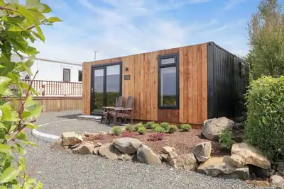 Image de Alken The Hare, with a garden in Bushmills, County Antrim