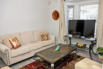 Image de Whole House 15 min from Beach 4-Beds sleeps 8