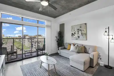 Image de Centric 1br |In Heart of Dtphx|Free Garage Parking