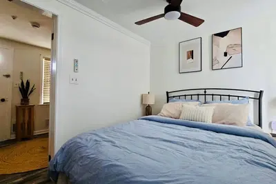 Image de Renovated Beach Condo - Pool - Hot Tub - Fire Pit!