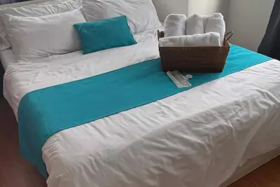 Image de Cozy 1-Br condo with Ac, 50mbps WiFi in tranquil Serin West Tagaytay up to 6pax