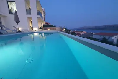 Image de Spacious 5-bedroom villa in lovely Zubovići with private pool and sea view