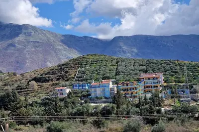Image de Spacious 4-bedroom apartment with Ac, WiFi in brilliant Radhimë