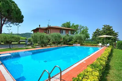 Image de Belle maison de vacances privée avec piscine privée, climatisation, Wifi, patio, vue panoramique