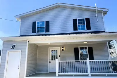 Image de Adorable 2 story 4-bedroom new construction single family w central air, WiFi