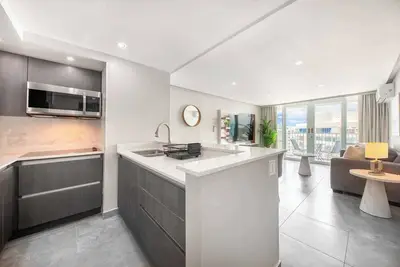 Image de 8th Floor 1br On Beach w/Parking @ Esj