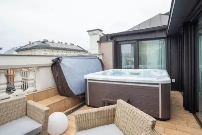 Image de Luxury Retreat ~ Hot Tub ~ Prime Location