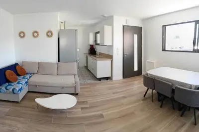 Image de Maison neuve de 2 à 4 personnes en centre ville!