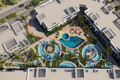 Image de 2-bedroom apartment in sunny Red Sea Governorate with pool view