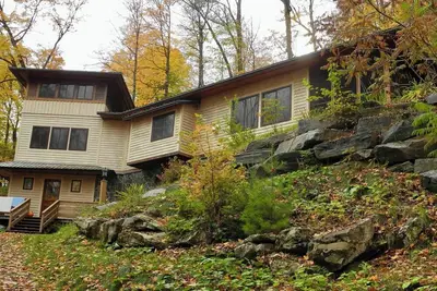 Image de The little Japanese Castle on the hill. Just 17 minutes away from town